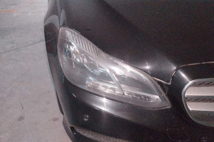 Used Mercedes-Benz E-Class 2015 Restyled E 260 L Sport Edition Right Front Headlight