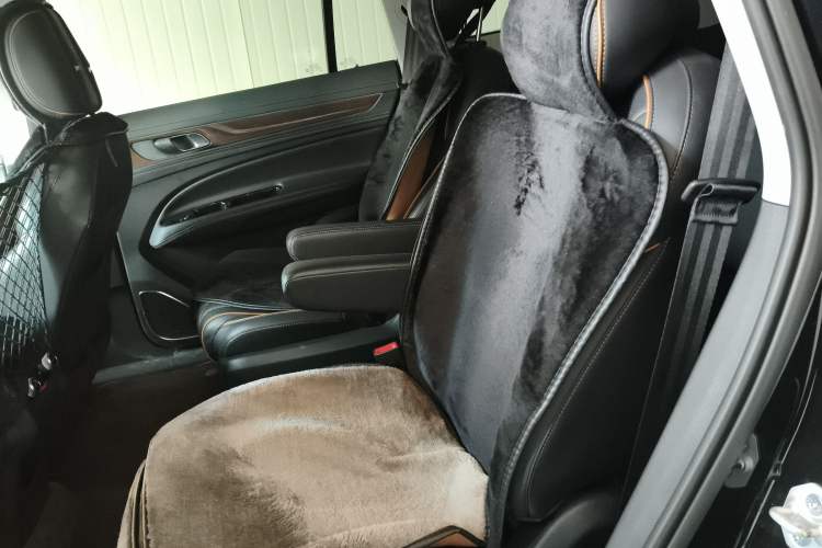 Used Ford Equator 2021 EcoBoost 225 Premier 6-Seater Interior 4