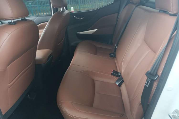 Used Dongfeng Ruichi 6 2021 2.3T Automatic Two-Wheel Drive Diesel Luxury Long-Box M9T