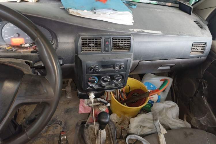 Used Wuling Rongguang 2017 1.5L Extended Basic Version Audio And AC Panel