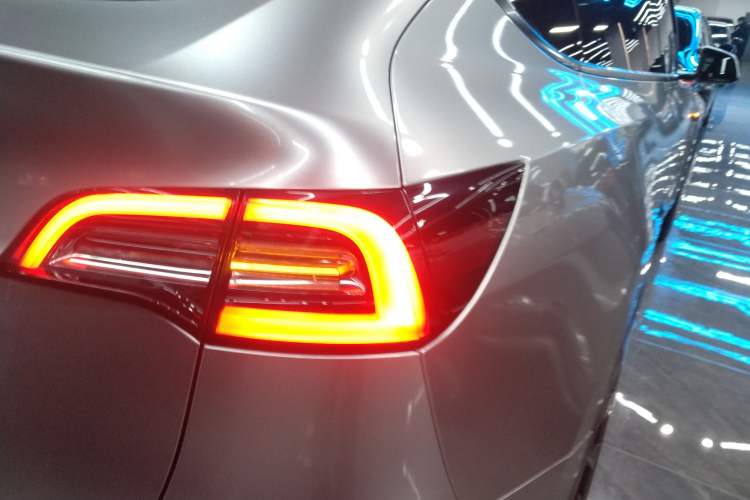 Used Tesla Model Y 2021 Standard Range Rear-Wheel Drive Version