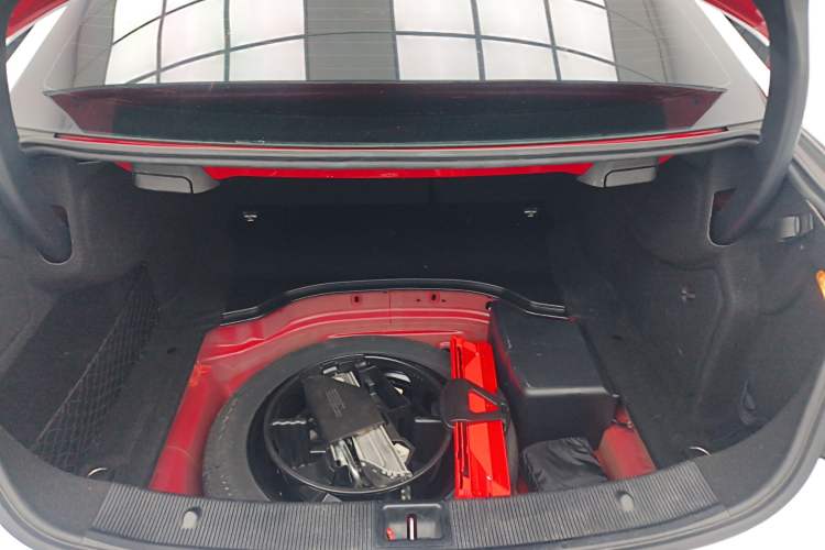 Used Mercedes-Benz E-Class 2014 E 200 Coupe Trunk