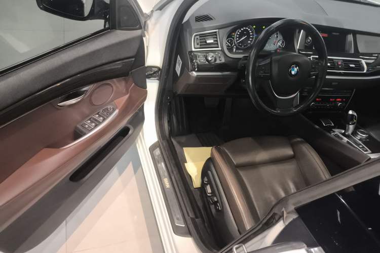 Used BMW 5 Series GT 2015 528i Luxury Edition