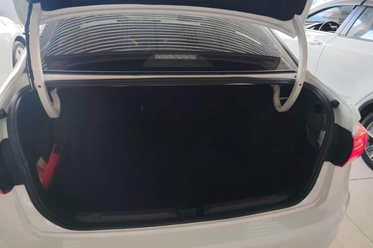 Used Volkswagen Bora 2021 1.5L Automatic Fashionable Smart Connectivity Version Trunk