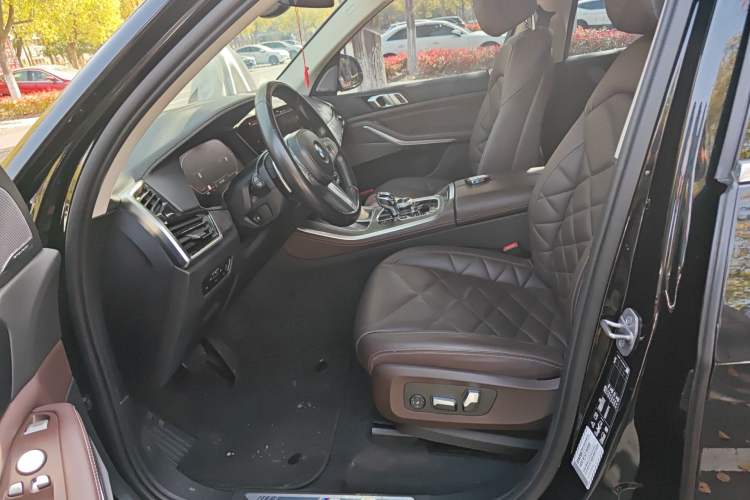 Used BMW X5 2022 Restyled xDrive 30Li Luxury Version M Sport Package