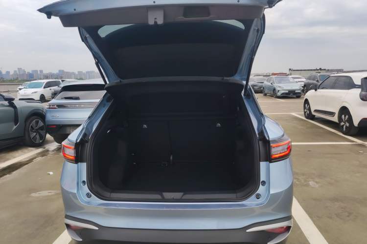 Used Volkswagen ID.4 X 2024 Pure & Smart Edition Trunk