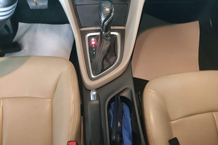 Used Buick GT 2019 15T Dual-Clutch Advanced Version China VI Standard Gear Lever