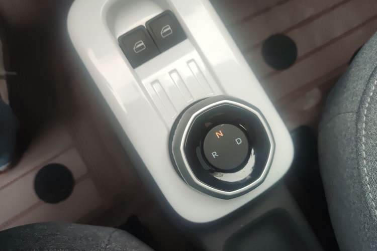 Used Geely Galaxy Panda 2025 210 km – Yuanqi Bear Gear Lever