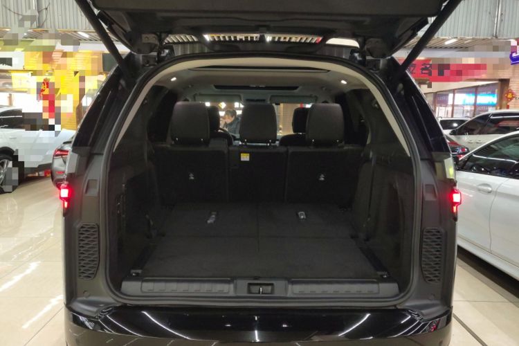 Used Land Rover Discovery 2023 360 PS R-Dynamic S