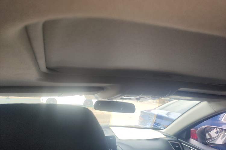 Used Mazda 3 Axela 2017 Hatchback 2.0L Automatic Luxury Model Emission Standard China V Headliner