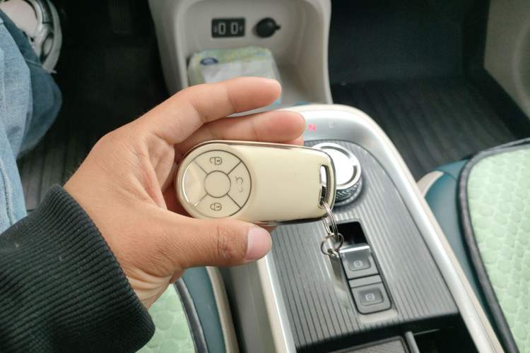 Used ORA Good Cat 2021 400km Standard Range Athena Edition Lithium Iron Phosphate Vehicle Key