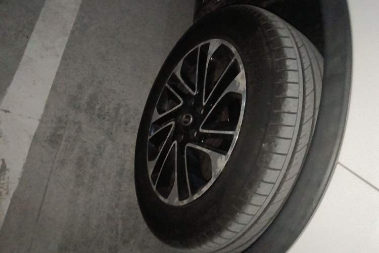 Used GAC Trumpchi GS4 2015 200T Manual Luxury Edition Right Front Wheel Hub