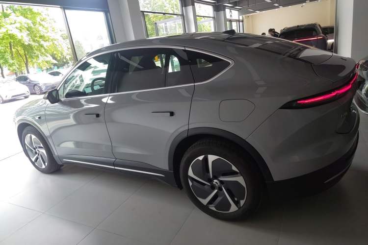 Used Nio EC6 2024 75 kWh Left Side