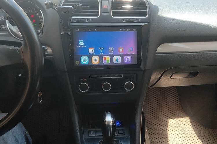 Used Volkswagen Golf 2011 1.6L Automatic Fashion Edition