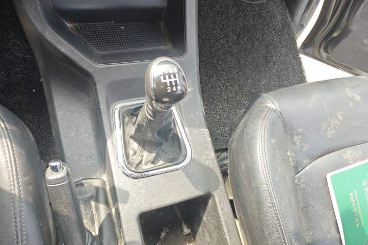 Used FORTHING Lingzhi 2022 Entry-Level M5L 2.0L Basic Version 7 Seats