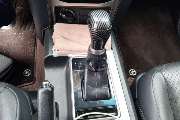 Used Toyota Prado 2018 3.5L Automatic TX-L with Rear-Mounted Spare Tire Gear Lever