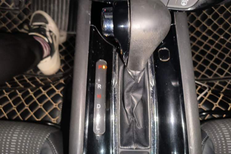 Used Honda Vezel 2016 1.8L CVT Front-Wheel Drive Pioneer Edition