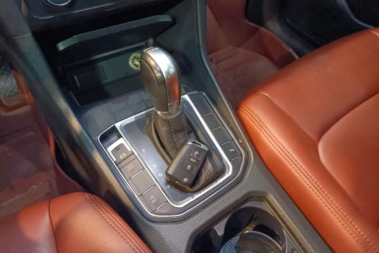 Used Volkswagen Golf Sportsvan 2016 230TSI Automatic Trend Edition
