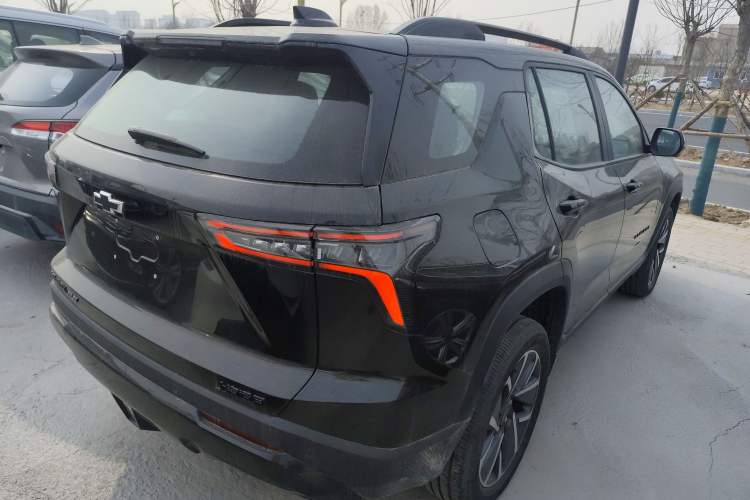 Used Chevrolet Equinox Plus 2024 102km RS Ultimate Edition Rear Right 45 Deg