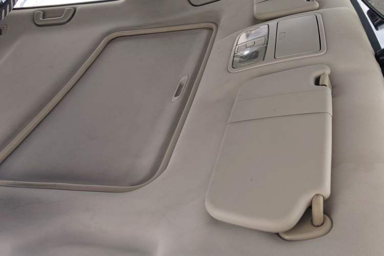 Used Dongfeng Fengon 580 2017 1.5T CVT Luxury Model Headliner