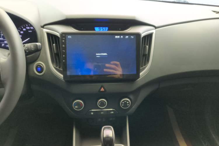 Used Hyundai ix25 2015 1.6L Automatic Two-Wheel Drive Smart GLS Trim Audio And AC Panel