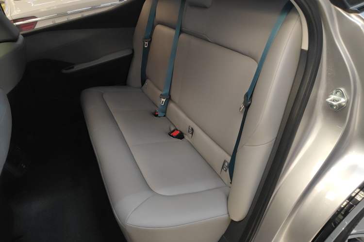 Used Toyota bZ3 2024 517 km Elite PRO Left Rear Seat