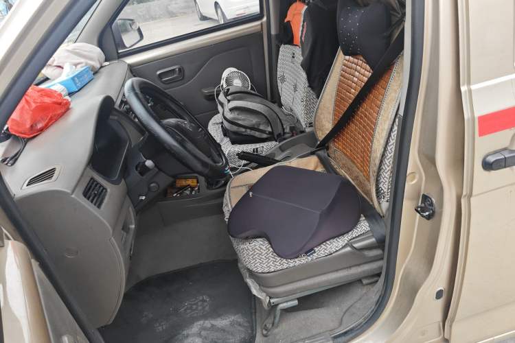 Used Wuling Rongguang V 2019 1.5L Window-Sealed Utility Model China VI LAR