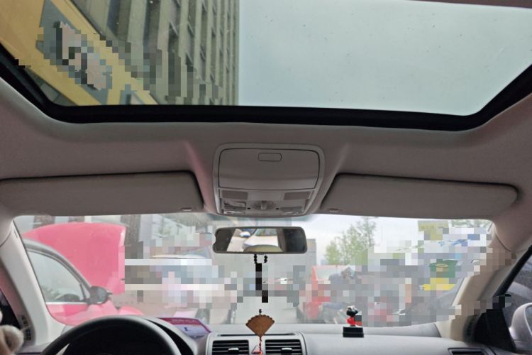 Used Volkswagen Sagitar 2011 1.6L Automatic Comfort Edition Headliner