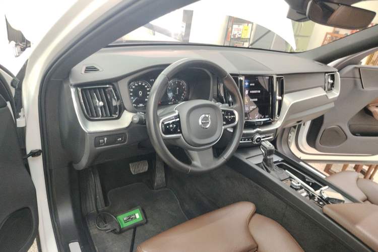 Used Volvo XC60 2021 T5 4x4 Smart Luxury Edition