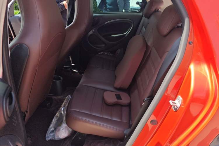 Used smart forfour 2016 1.0L 52 kW Dynamic Edition
