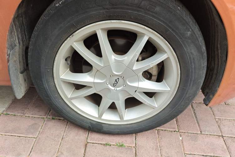 Used Chery Fengyun 2 2010 Hatchback 1.5L Ambition Model Right Front Wheel Hub