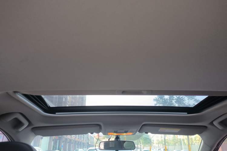 Used Toyota RAV4 2016 2.0L CVT Two-Wheel Drive Fashion Edition China V Standard
