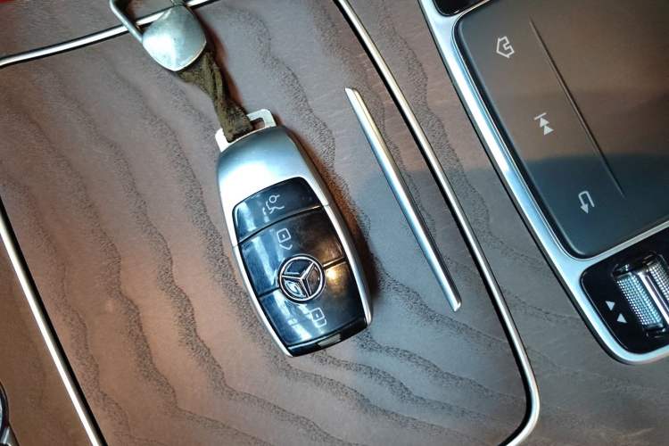 Used Mercedes-Benz E-Class 2019 Restyled E 300 L Luxury Edition Vehicle Key