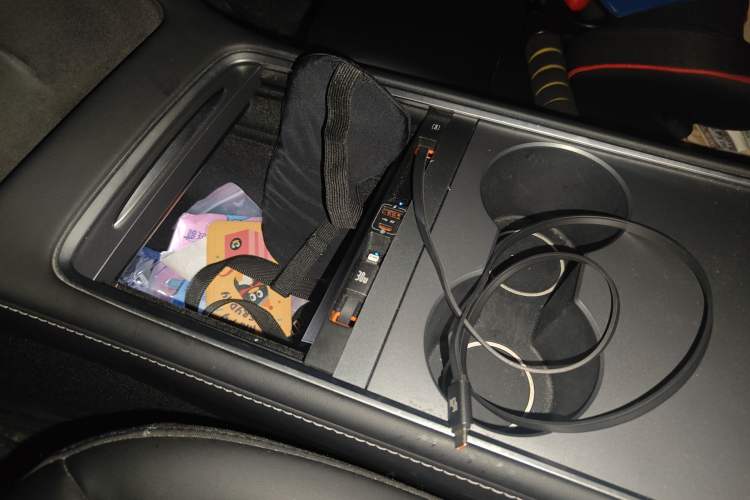 Used Tesla Model Y 2021 Standard Range Rear-Wheel Drive Version Vehicle Key