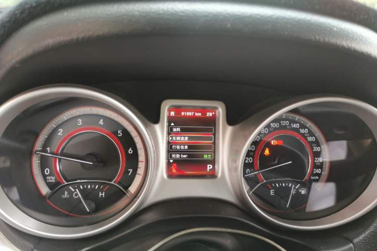 Used Dodge Journey 2013 2.4L Two-Wheel Drive Luxury Version
