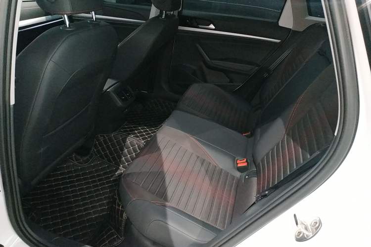 Used Volkswagen Lavida 2024 300TSI DSG Starry Sky Deluxe Edition Left Rear Seat