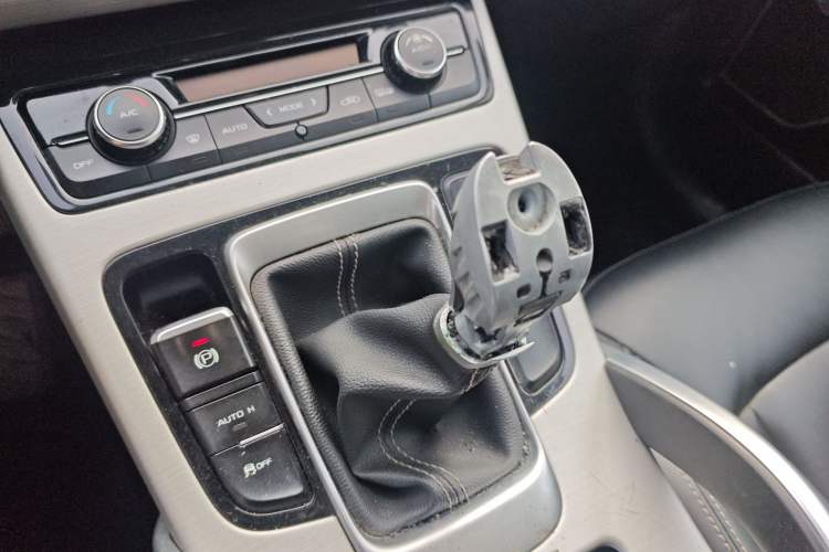 Used Geely Auto Emgrand X7 Sport 2016 2.0L Manual ZhiShang Version
