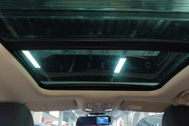 Used Roewe D7 2023 DMH 125km Excellence Edition Headliner