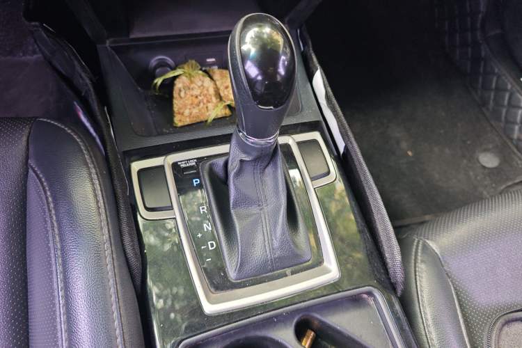 Used Hyundai Mistra 2014 1.8L Automatic Smart GLS Gear Lever