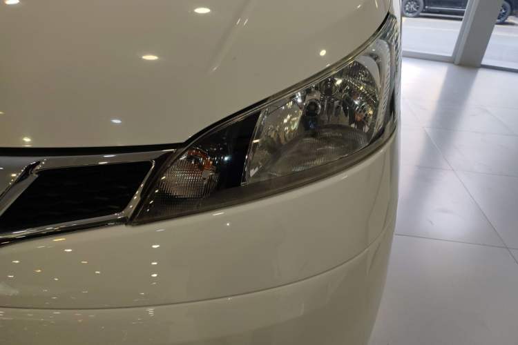 Used Nissan NV200 2016 Revised Version 1.6L Manual Luxury Edition
