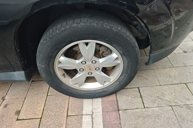 Used BYD S6 2011 2.4L Automatic Luxury Edition
