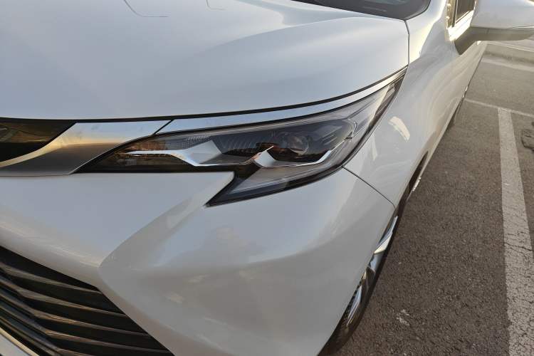 Used Toyota Sienna 2021 2.5L Hybrid Ultimate Edition