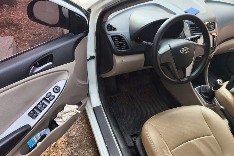 Used Hyundai Verna (older generation) 2014 1.4L Manual Smart GLS Trim
