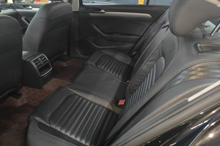 Used Volkswagen Magotan 2018 280TSI DSG Comfort Model Left Rear Seat