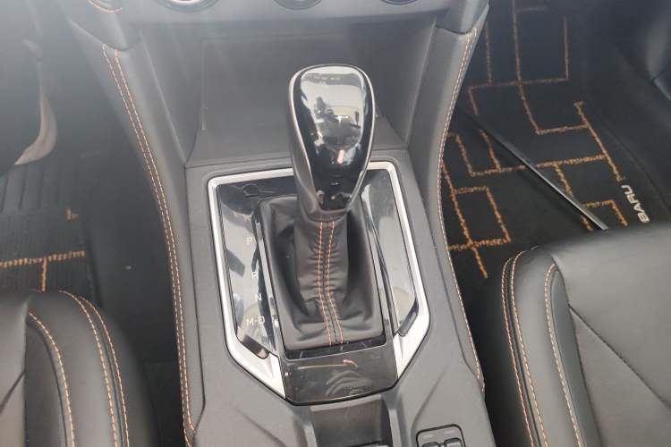 Used Subaru XV 2018 2.0i All-Wheel-Drive Prestige Edition with EyeSight Gear Lever