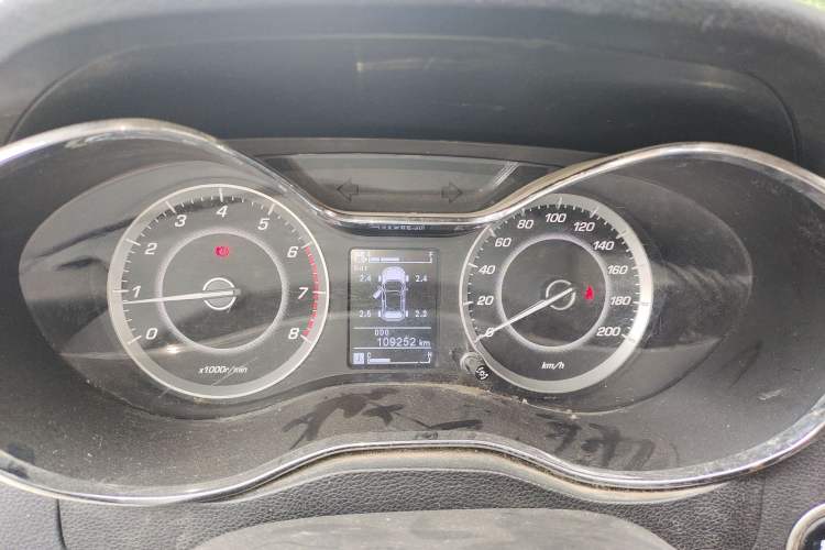 Used Baojun 560 2015 1.8L manual luxury version