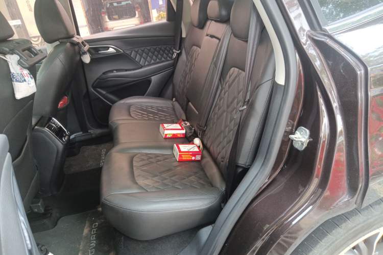 Used BORGWARD BX7 2018 28T Two-Wheel Drive Luxury Version 5 Seats China V Emission Standard