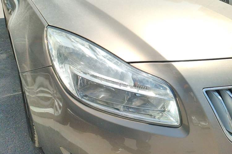 Used Buick Regal 2011 2.4L SIDI Comfort Edition Right Front Headlight
