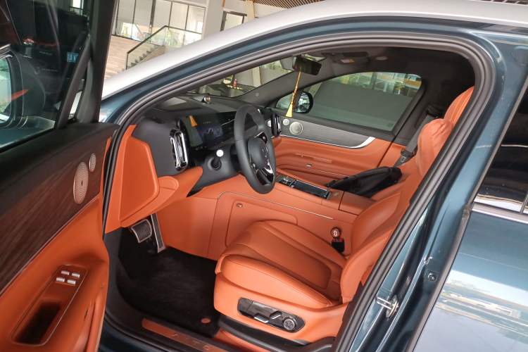 Used Hima AITO M9 2024 Range-Extended Ultra Version 52 kWh 6-Seater Model Driver Seat