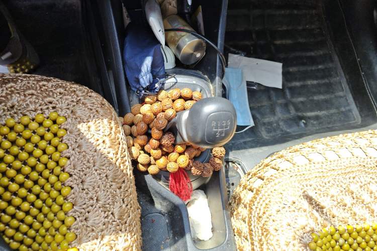 Used Kia K2 2012 Sedan 1.4L MT GLS Commemorative Edition Gear Lever